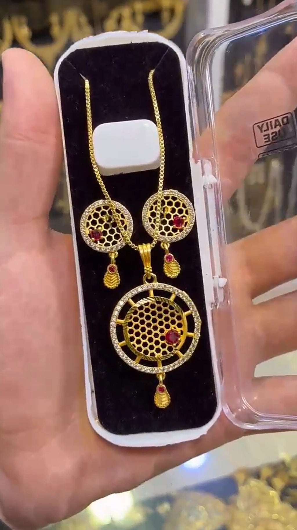 Luxury Ethnic Pendant Set – Free Jewellery Box Included