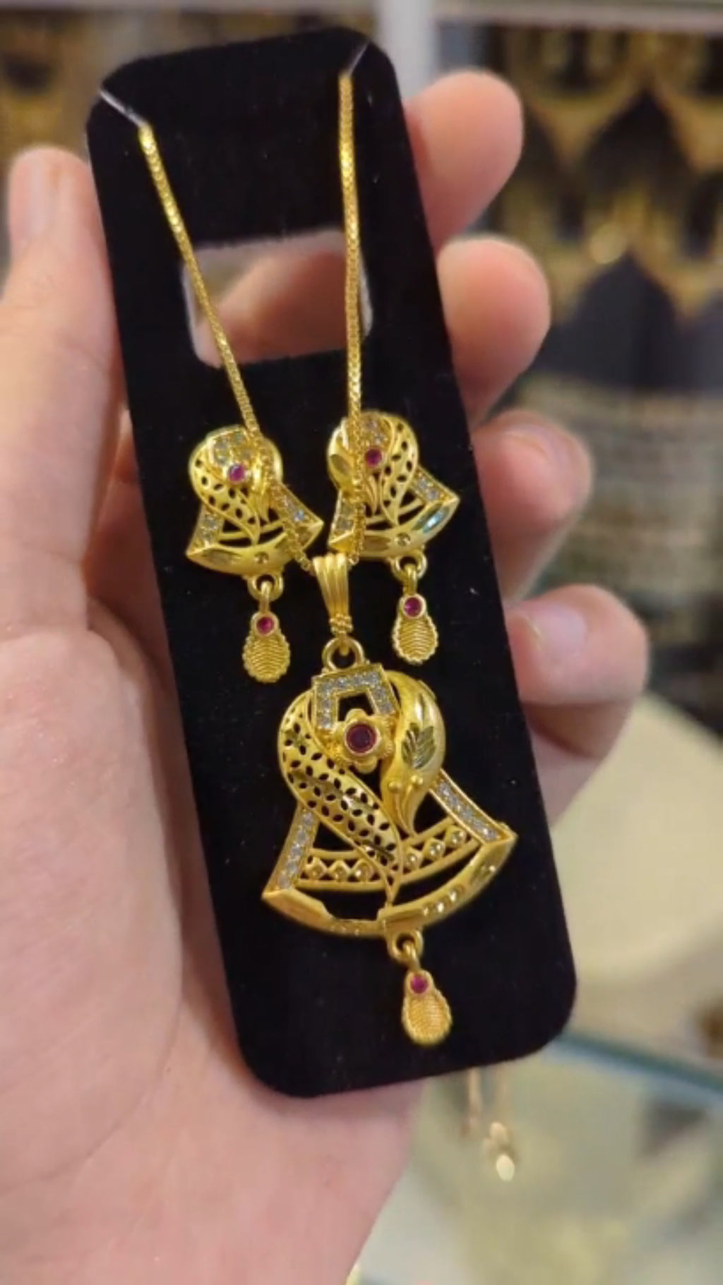 Classic Designer Necklace Set – Free Jewellery Box Included