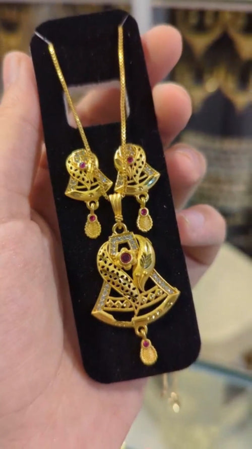 Classic Designer Necklace Set – Free Jewellery Box Included