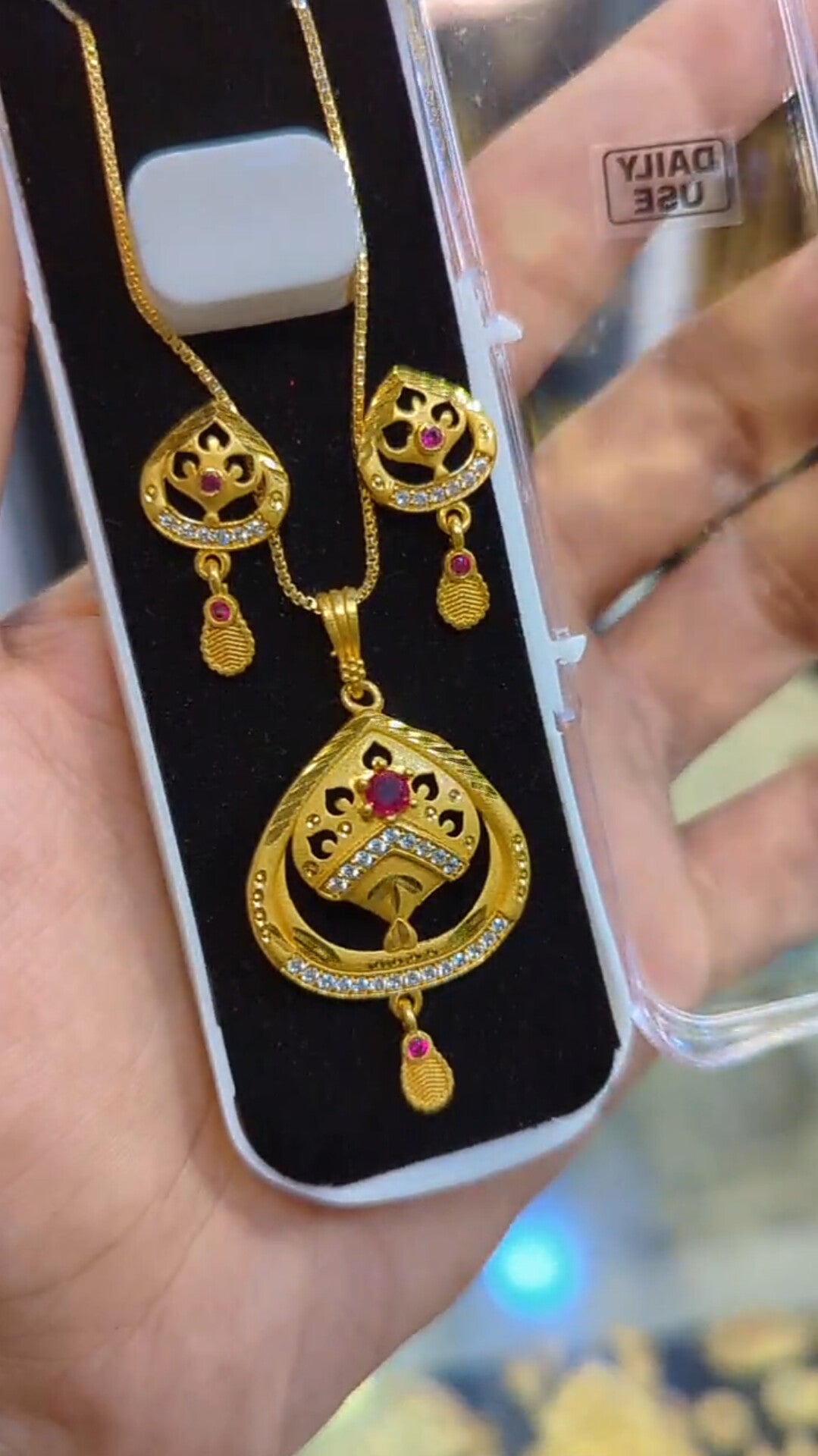 Exclusive Pendant Set –Free Jewellery Box Included