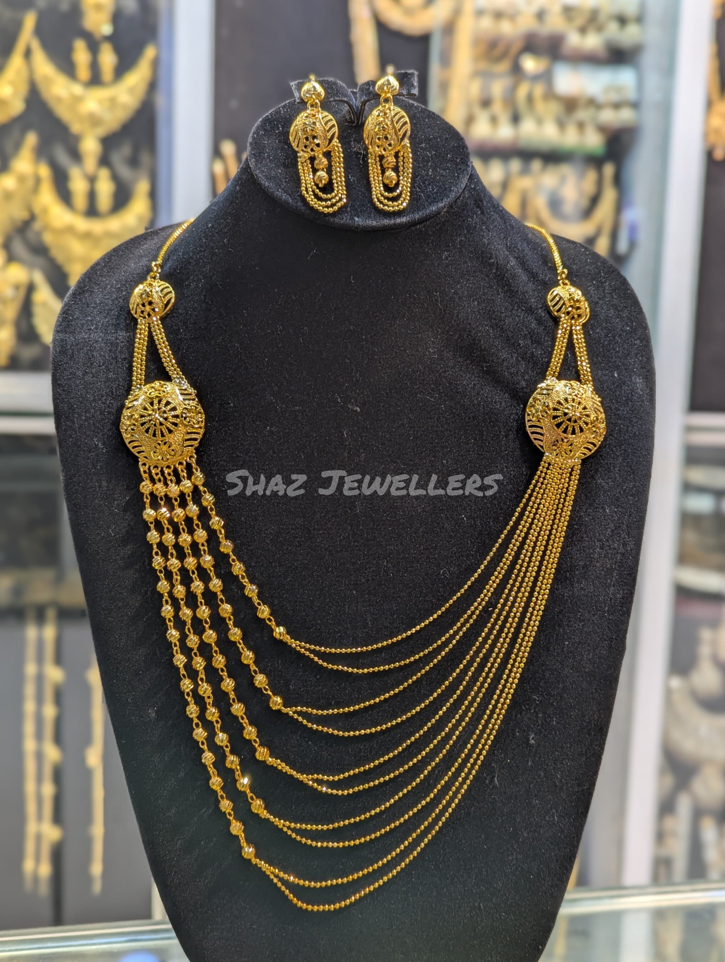 Graceful Traditional Necklace Set – Free Jewellery Box Included