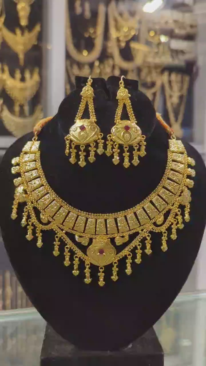 Premium Designer Necklace Set – Free Jewellery Box Included