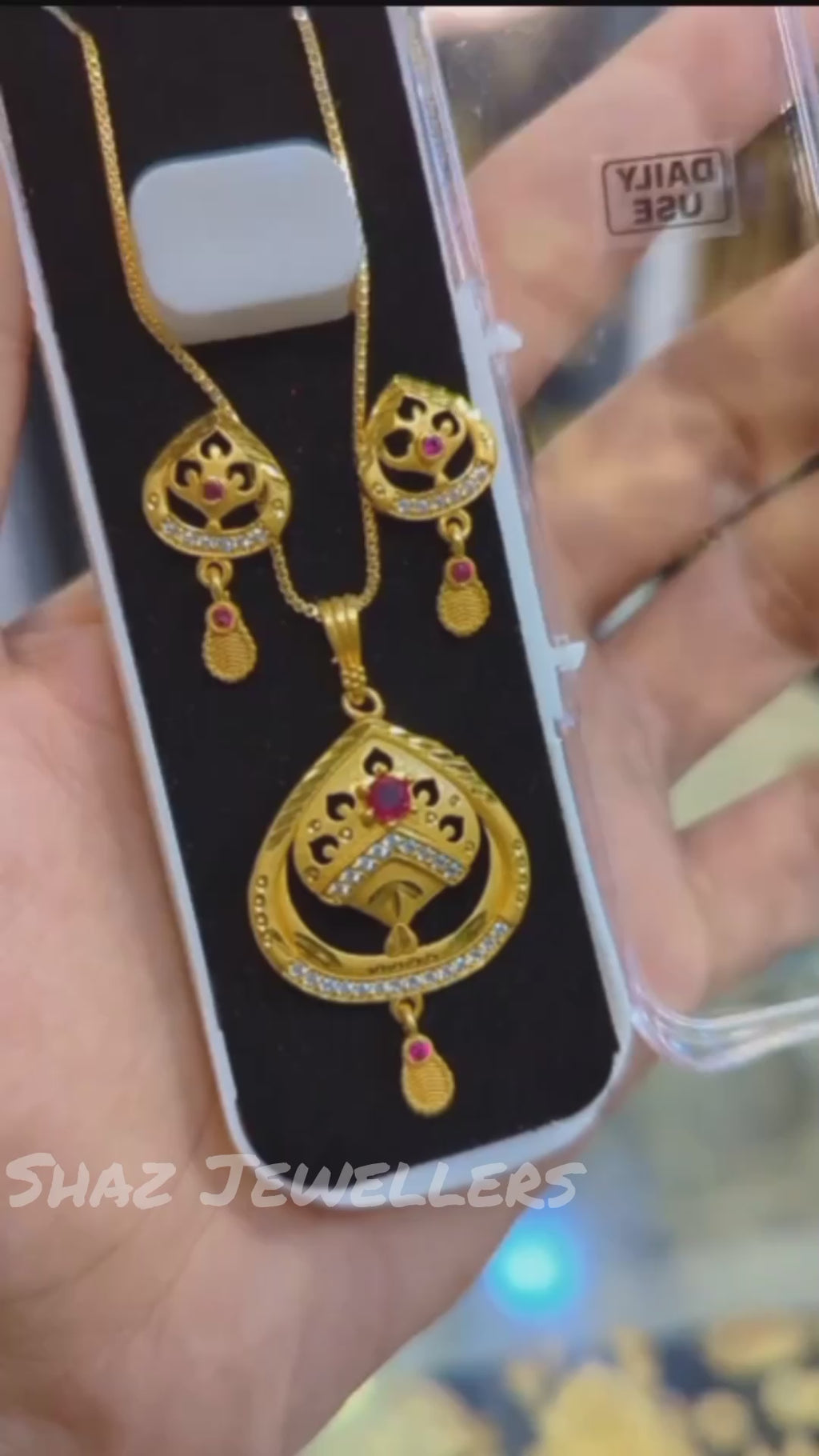 Exclusive Pendant Set –Free Jewellery Box Included