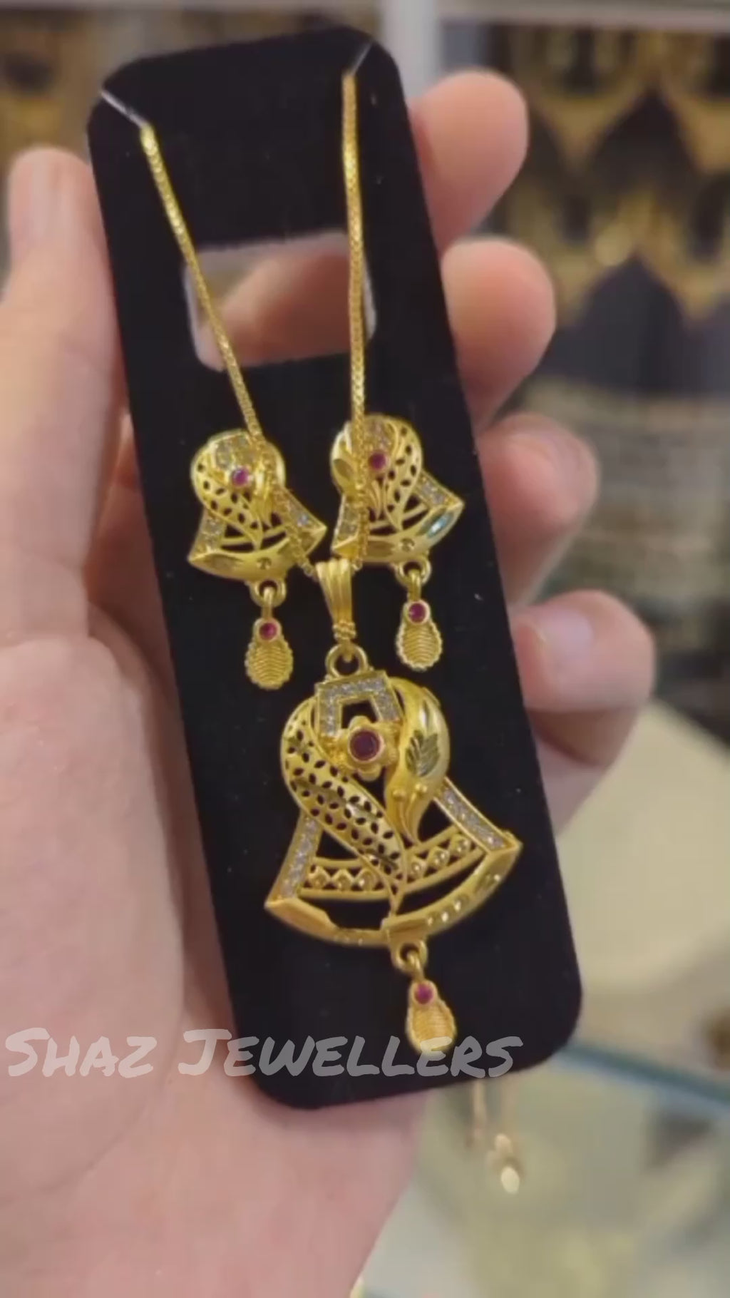 Classic Designer Necklace Set – Free Jewellery Box Included